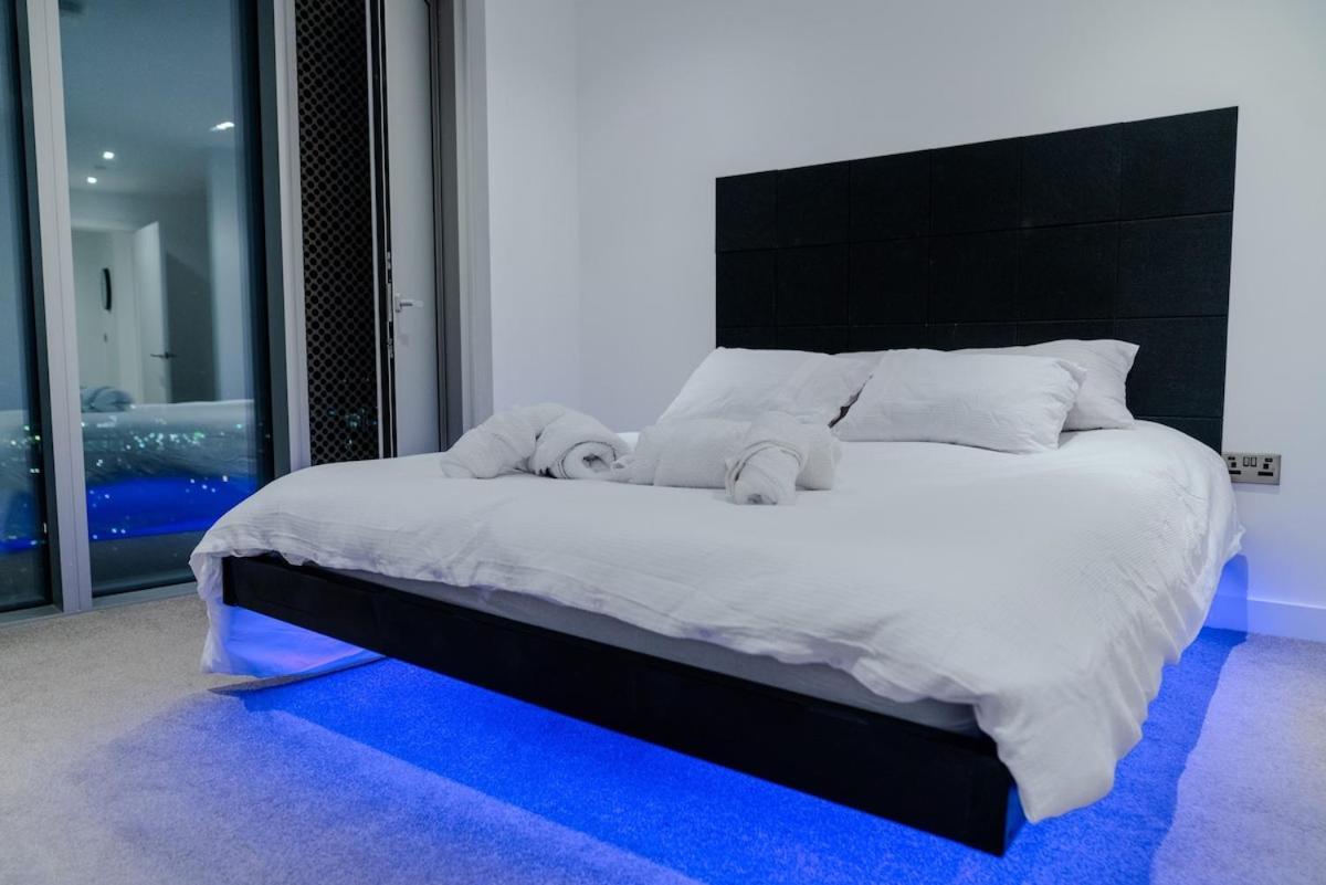 Luxury 2 Bed Penthouse With Stunning Views In Manchester City Centre ภายนอก รูปภาพ
