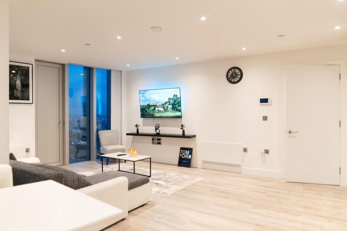 Luxury 2 Bed Penthouse With Stunning Views In Manchester City Centre ภายนอก รูปภาพ