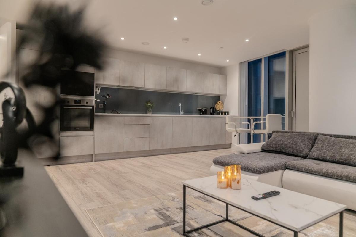 Luxury 2 Bed Penthouse With Stunning Views In Manchester City Centre ภายนอก รูปภาพ